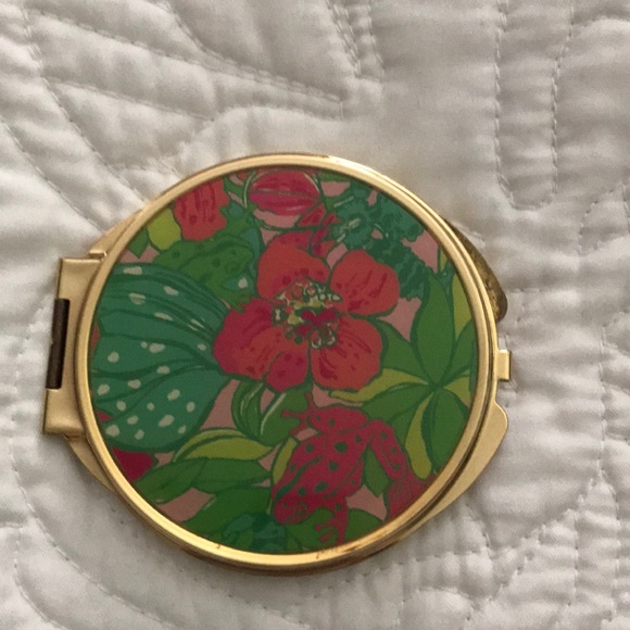 Lilly Pulitzer Accessories - Lilly Pulitzer Compact Mirror